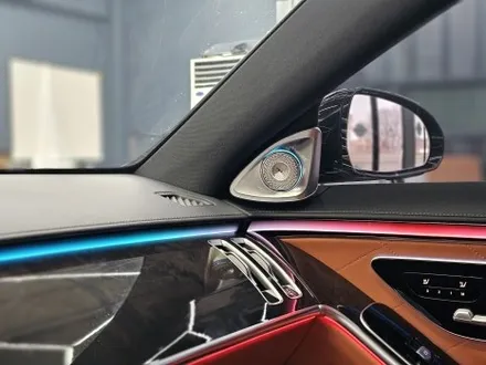 벤츠 S500 - 액티브 엠비언트 & 4D부메스터 패키지 시공