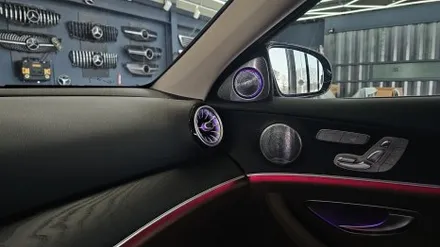 벤츠 E300 - 송풍구 엠비언트 & 3D부메스터