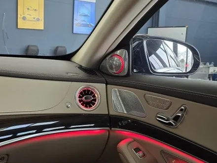 벤츠 w222 s560 - 송풍구 엠비언트, 3D 부메스터  \