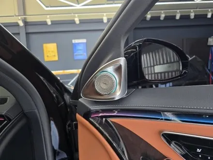 벤츠 S클래스 실내 튜닝 ] 벤츠 S500 - 액티브엠비언트 & 4D부메스터   \