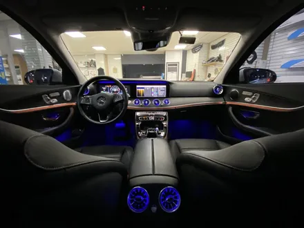 17년식 W213 E300 송풍구엠비언트 프론트, 리어까지 국산 하이클라스 LED 적용! 벤츠코딩 멀티컬러 활성화