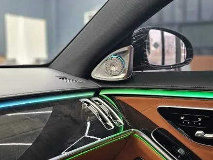 벤츠 S500 - 액티브 엠비언트 & 4D부메스터 패키지 시공
