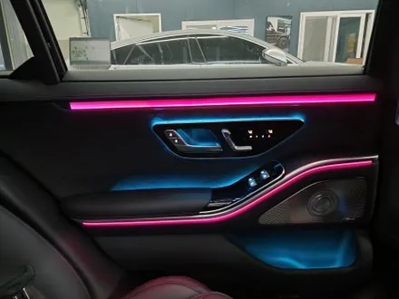벤츠 S450 - 액티브 엠비언트 & 4d 부메스터 패키지   \