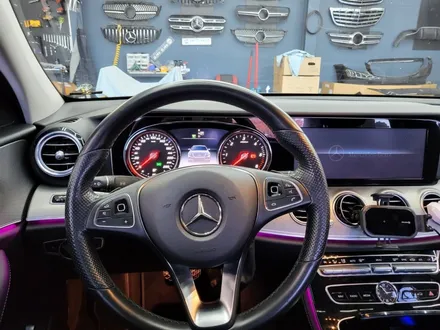 벤츠 E220d - 송풍구 엠비언트