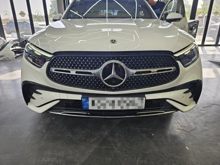 벤츠 glc300 - 빠질수없는 세로 그릴와 송풍구 엠비언트 시공으로 차량 외.내부 드레스업 !!!