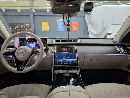 벤츠 w223 s350d - 액티브 엠비언트, 4d 부메스터