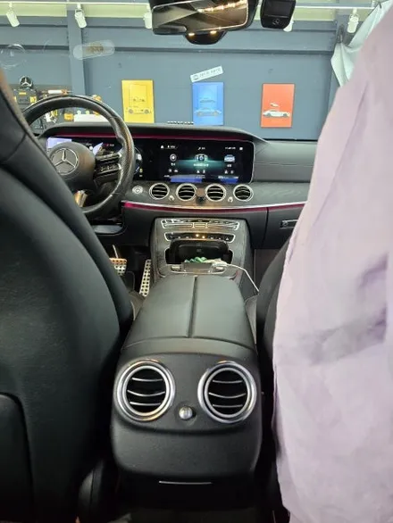 벤츠 E220d - 송풍구 엠비언트 \