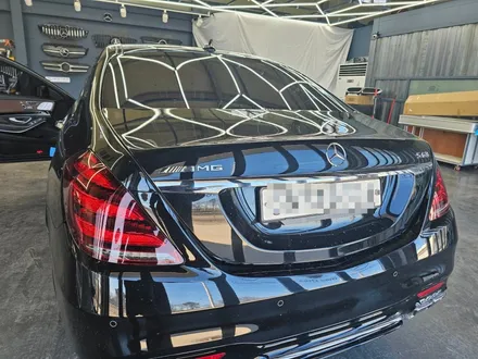 벤츠 s63amg - 송풍구 엠비언트(정품led) & 3D 부메스터