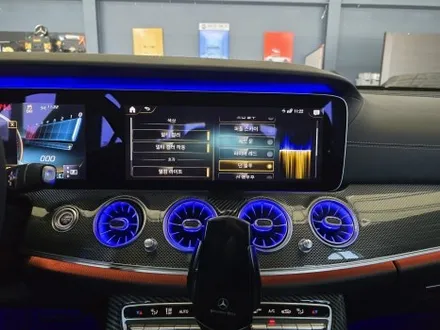 벤츠 e53amg - 송풍구, 미드레인지, 계기판 상단 엠비언트