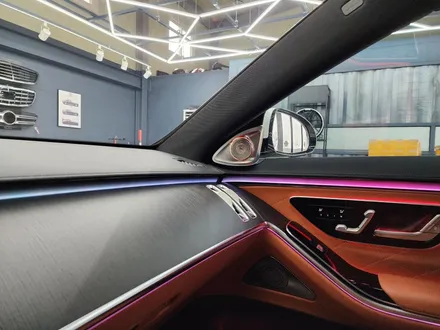 벤츠 S400d - 액티브 엠비언트, 4D 부메스터 \