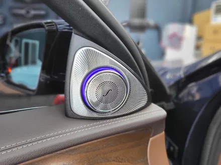 벤츠 E220d - 와이드콕핏 & 팬2 , 송풍구 엠비언트, 3D 부메스터 \