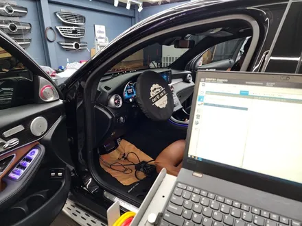 벤츠 GLC300e - \