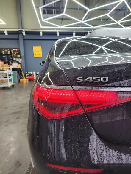 벤츠 S450 - 액티브 엠비언트 & 4d 부메스터 패키지   \