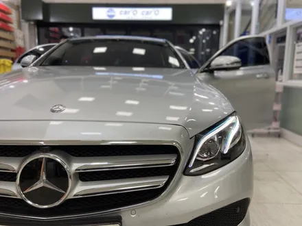 17년식 W213 E300 송풍구엠비언트 프론트, 리어까지 국산 하이클라스 LED 적용! 벤츠코딩 멀티컬러 활성화