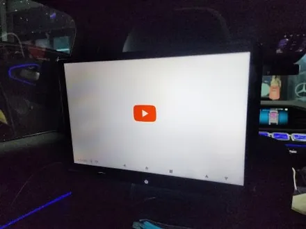 벤츠 Gle400d - 송풍구 & 부메스터 엠비언트 / 리어 모니터