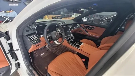 벤츠 w223 S500- 액티브 엠비언트 , 4D 부메스터