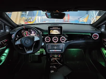 벤츠 CLA250 - 엠비언트 FULL SET , 송풍구 별도 사용으로 투톤 느낌 !!!  커스텀 잠자리 카본핸들, 컬러안전벨트(레드)