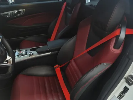 벤츠 SLC 43amg - 순정연동12색 송풍구엠비언트 & 레드컬러 안전벨트 / 풋등 엠비언트 추가 시공까지~~~
