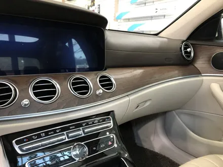 [ BENZ E300 ] 전주 벤츠 E클래스 EX 송풍구 엠비언트 하이클라스 국산 부메스터 전동스피커 교체!