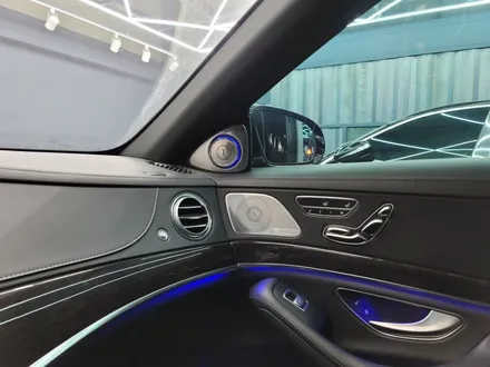 벤츠 S350d - 3D부메스터 & 7색 엠비언트 /