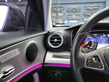 벤츠 E220d - 송풍구 엠비언트