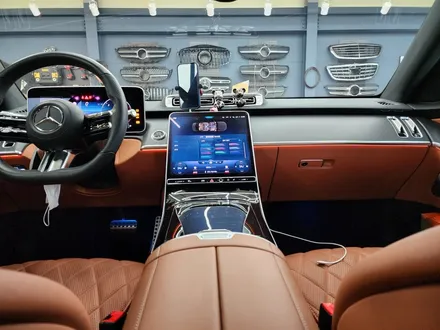 벤츠 S400d - 액티브 엠비언트, 4D 부메스터 \