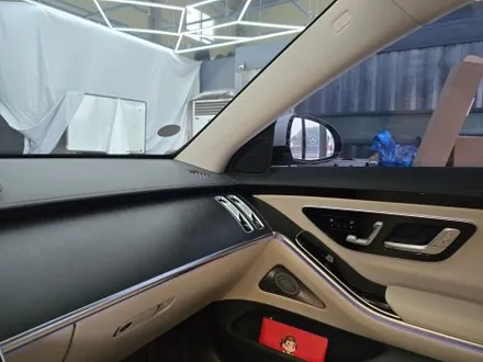 벤츠 w223 s350d - 액티브 엠비언트, 4d 부메스터