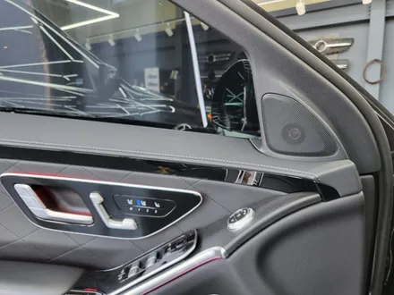 벤츠W223 S450 - 액티브 엠비언트 & 4D 부메스터 \