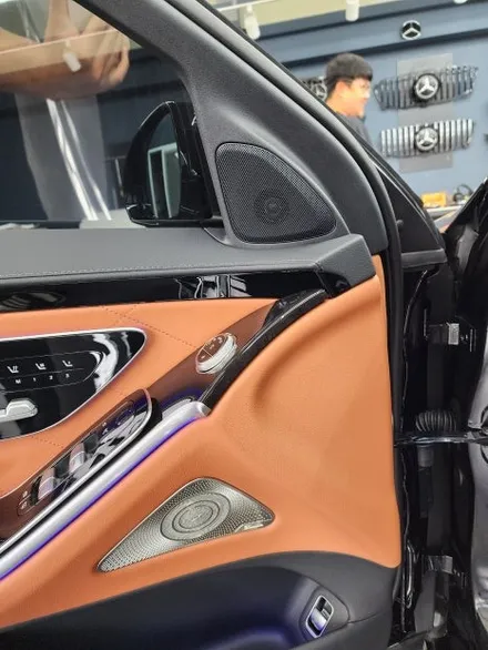 벤츠 S500 - 액티브엠비언트 & 4d부메스터