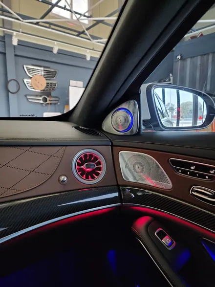 벤츠 S63amg - 송풍구엠비언트 & 3d부메스터 (하이클라스 )
