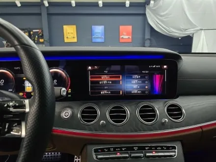 벤츠 w213 e350 - 계기판 상단엠비언트 & 3d부메스터(하이클라스)
