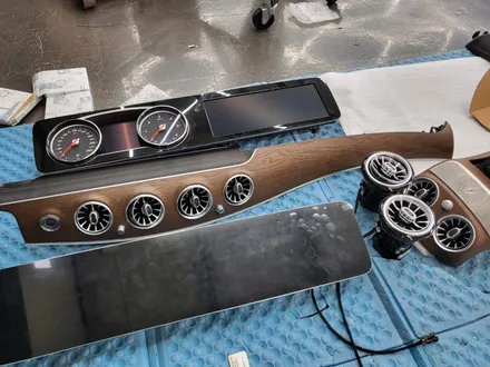 벤츠E220d - \' E클래스 실내 끝판왕 \' 와이드콕핏 , 송풍구 엠비언트, 3D부메스터