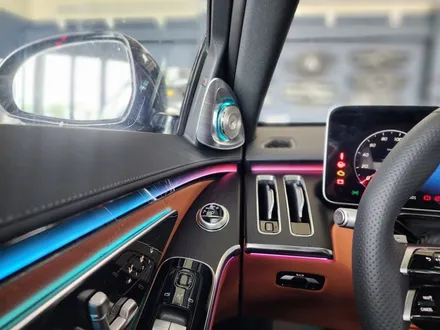 벤츠 S400d - 액티브 엠비언트 & 4D 부메스터 시공