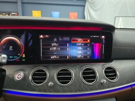 벤츠 w213 e350 - 계기판 상단엠비언트 & 3d부메스터(하이클라스)