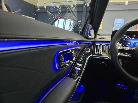 벤츠 w223 s500 - 액티브 엠비언트 & 4D부메스터 패키지