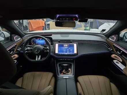 벤츠 E클래스 e200 - 4d 부메스터, 미드레인지 엠비언트  \