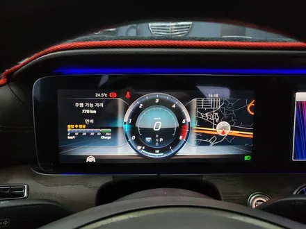 벤츠E220d - \' E클래스 실내 끝판왕 \' 와이드콕핏 , 송풍구 엠비언트, 3D부메스터