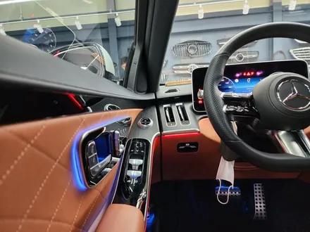 벤츠 S400d - 액티브 엠비언트, 4D 부메스터 \