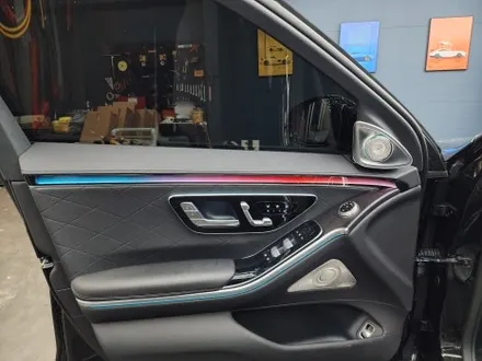 벤츠 S450 - 액티브 엠비언트 & 4d 부메스터 패키지   \