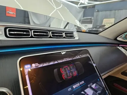 벤츠 w223 s350d - 액티브 엠비언트, 4d 부메스터