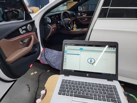벤츠 E250 - 송풍구 엠비언트로 실내 분위기 & 감성 업그레이드 !!