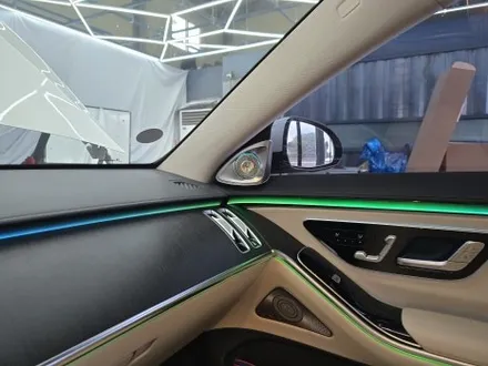 벤츠 w223 s350d - 액티브 엠비언트, 4d 부메스터