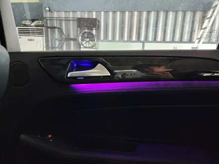 벤츠 GLS350d - 12색 엠비언트 확장 및 멀티컬러까지~