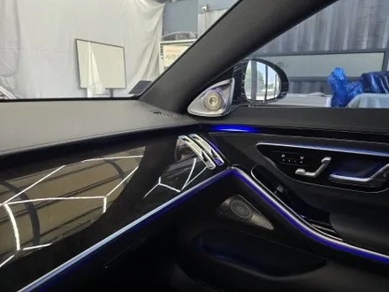 벤츠 w223 s500 - 액티브 엠비언트 & 4D부메스터 패키지