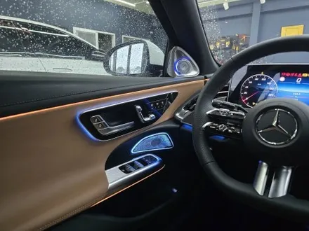 벤츠 E클래스 e200 - 4d 부메스터, 미드레인지 엠비언트  \