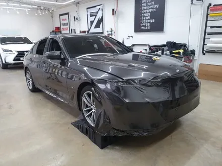 고광택 랩핑이 인기있는 이유! BMW G30 5시리즈 PET 고광택 시흥 랩핑 리퀴드 메탈릭 건 그레이 / 시흥, 안산, 군포, 안양