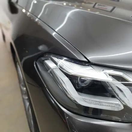 고광택 랩핑이 인기있는 이유! BMW G30 5시리즈 PET 고광택 시흥 랩핑 리퀴드 메탈릭 건 그레이 / 시흥, 안산, 군포, 안양