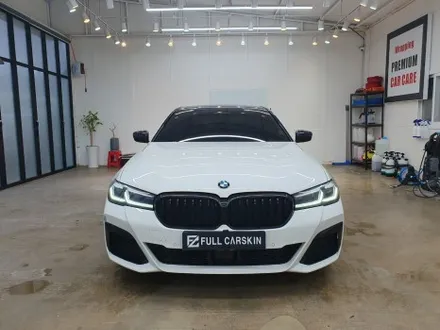 고광택 랩핑이 인기있는 이유! BMW G30 5시리즈 PET 고광택 시흥 랩핑 리퀴드 메탈릭 건 그레이 / 시흥, 안산, 군포, 안양