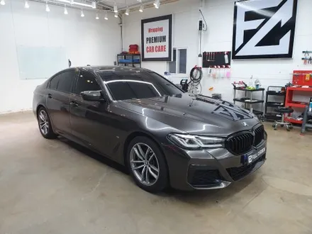 고광택 랩핑이 인기있는 이유! BMW G30 5시리즈 PET 고광택 시흥 랩핑 리퀴드 메탈릭 건 그레이 / 시흥, 안산, 군포, 안양