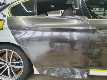 고광택 랩핑이 인기있는 이유! BMW G30 5시리즈 PET 고광택 시흥 랩핑 리퀴드 메탈릭 건 그레이 / 시흥, 안산, 군포, 안양